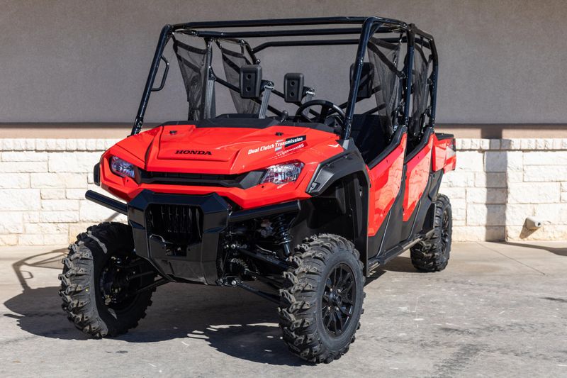 2025 Honda PIONEER 10006 CREW DELUXE HERO RED Image 6