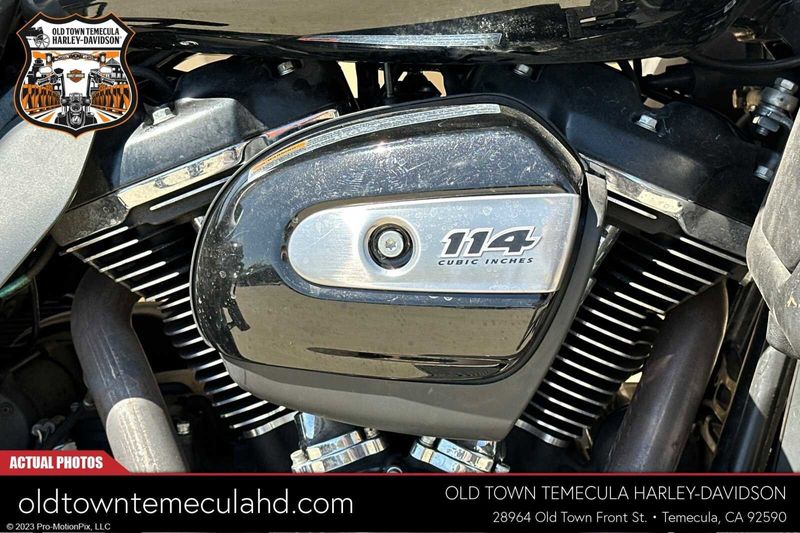 2022 Harley-Davidson Road Glide in a Black exterior color. BMW Motorcycles of Temecula – Southern California (951) 506-6903 bmwmotorcyclesoftemecula.com 