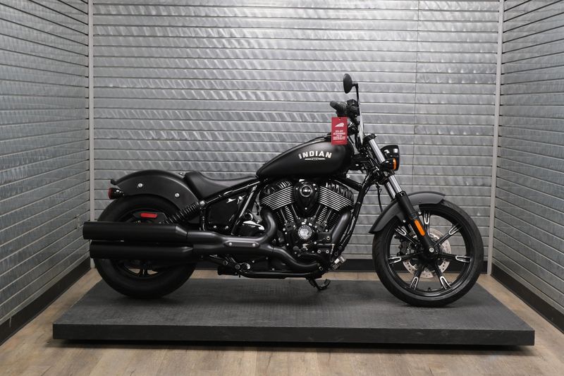 NEW 2025 INDIAN MOTORCYCLE CHIEF DARK HORSE  Family PowerSports (877) 886-1997 familypowersports.com 