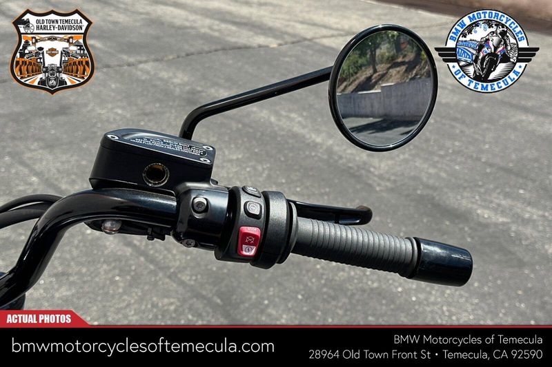 2024 BMW R 18 ROCTANE   in a MINERAL GREY MET MATTE exterior color. BMW Motorcycles of Temecula – Southern California (951) 506-6903 bmwmotorcyclesoftemecula.com 