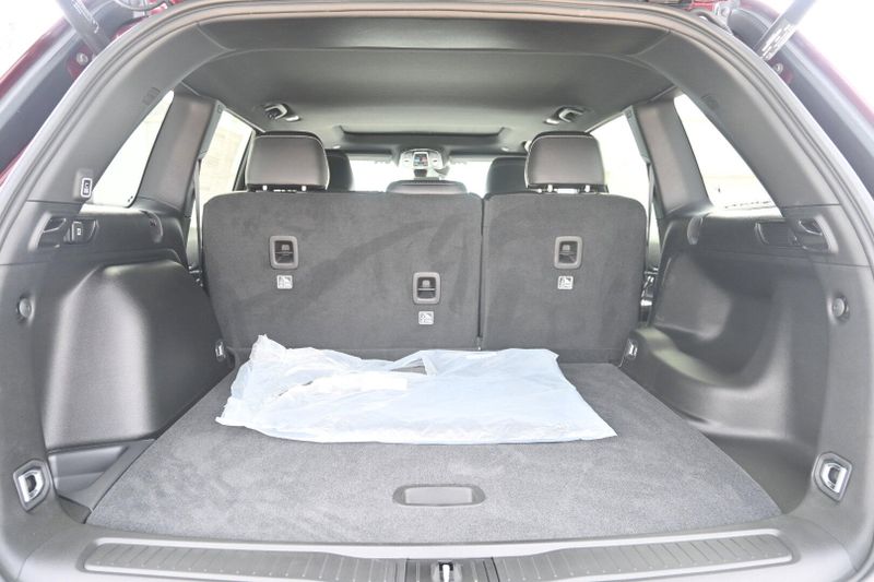 2025 Jeep Grand Cherokee Altitude XImage 9