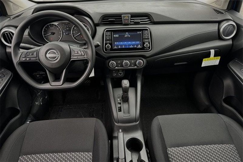 2024 Nissan Versa 1.6 SImage 10