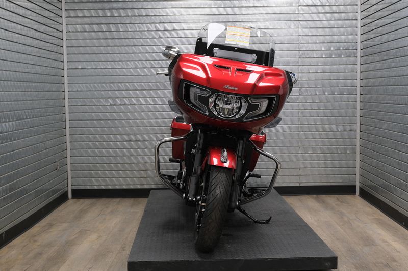 NEW 2025 INDIAN MOTORCYCLE CHALLENGER LIMITED Image 12