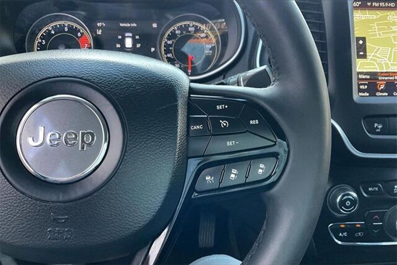 Used 2023 Jeep Cherokee AltitudeImage 19