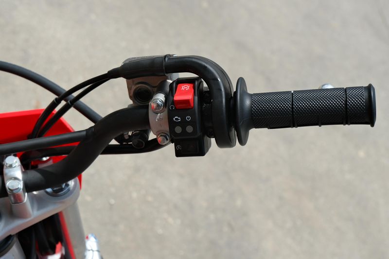 2025 Honda CRF125F RED Image 10