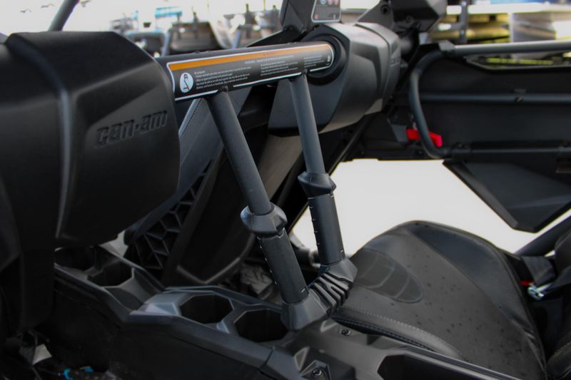 2025 Can-Am MAVERICK X3 MAX X RS TURBO RR WITH SMARTSHOX TRIPLE BLACK Image 17