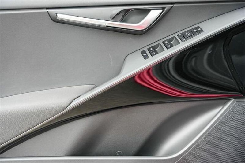 New 2025 Kia Niro EX TouringImage 22