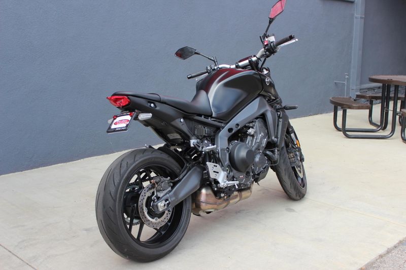 2023 Yamaha MT 09 Image 7
