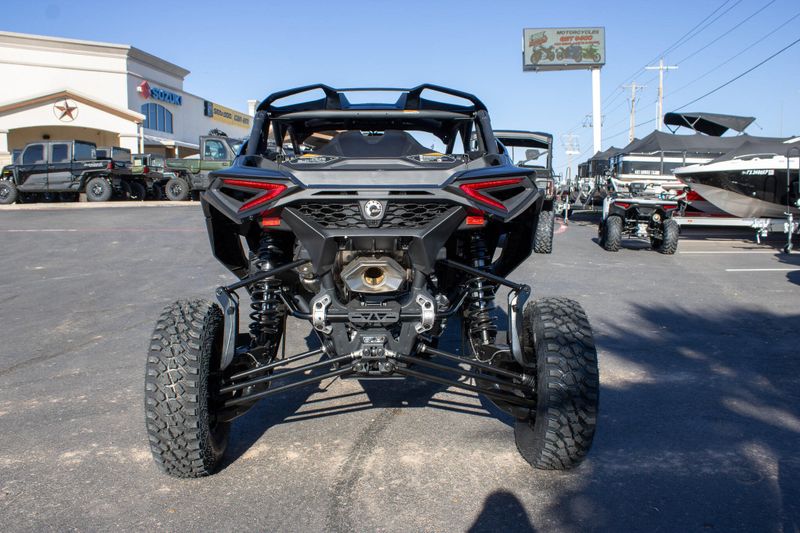NEW 2026 CAN-AM MAVERICK R MAX X WITH SMARTSHOX 999T DCT Image 5