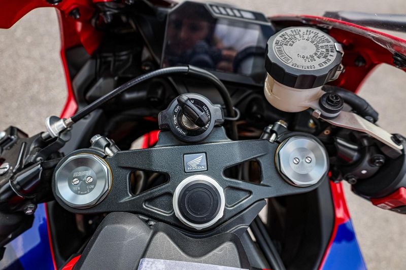 2022 Honda CBR1000RR ABS Image 24