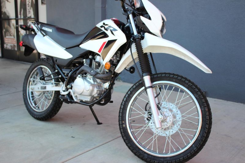 2024 Honda XR150L Image 1