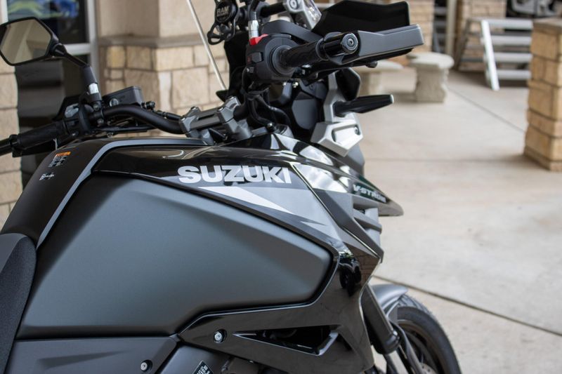 NEW 2026 SUZUKI VSTROM 1050 Image 8
