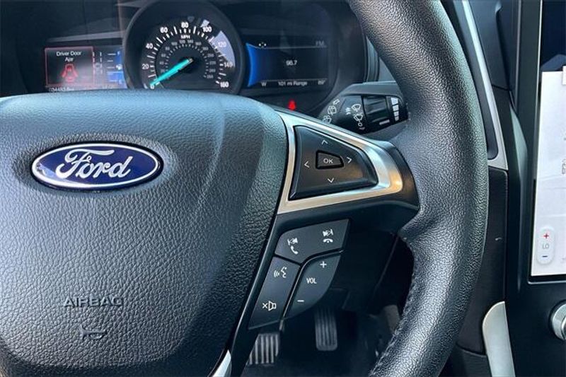 Used 2024 Ford Edge SELImage 19