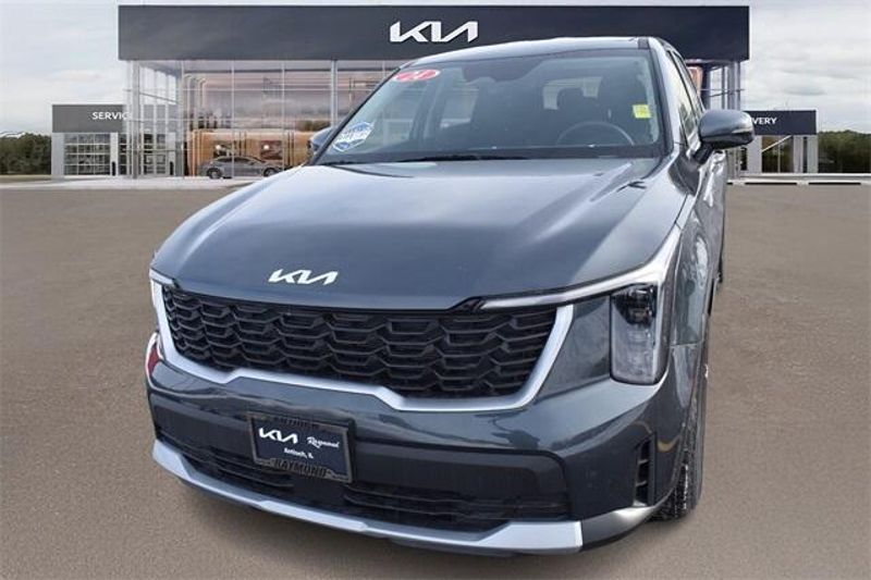 2024 Kia Sorento LXImage 7
