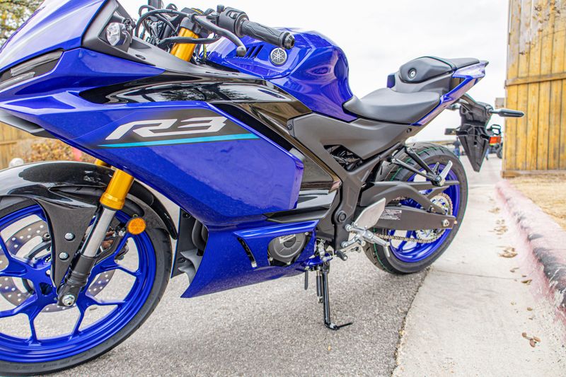 NEW 2026 YAMAHA YZFR3 ABS Image 22