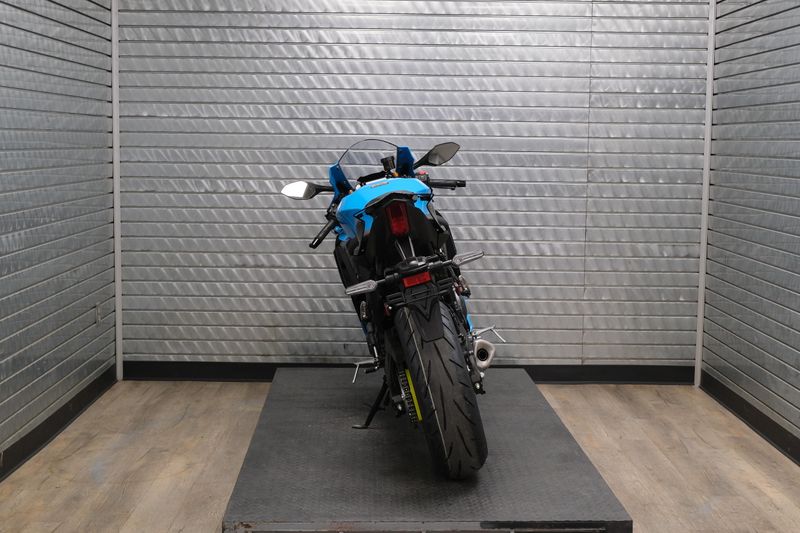 NEW 2026 YAMAHA YZFR7 Image 4