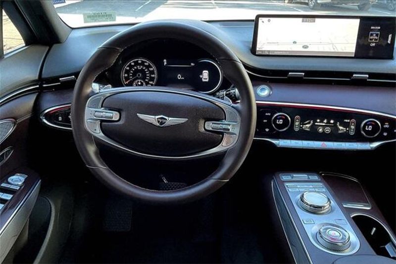 2023 Genesis GV70 2.5T Advanced photo 4
