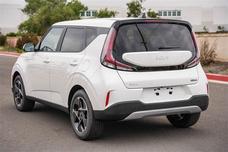 2024 Kia Soul EXImage 13