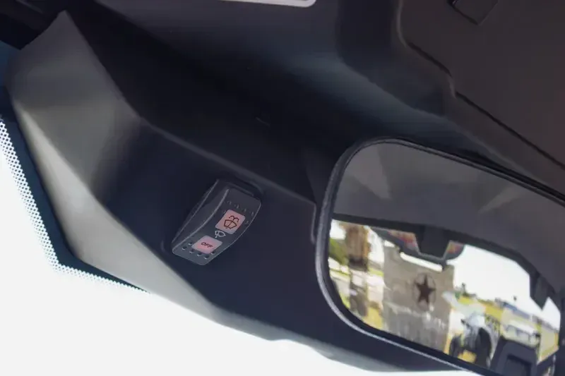 NEW 2026 CAN-AM DEFENDER PRO LIMITED CAB HD10 Image 16