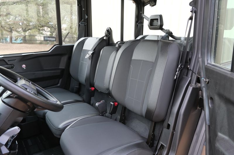 NEW 2026 CAN-AM DEFENDER MAX XT CAB HD11 WITH 1025 INCH TOUCHSCREEN Image 19