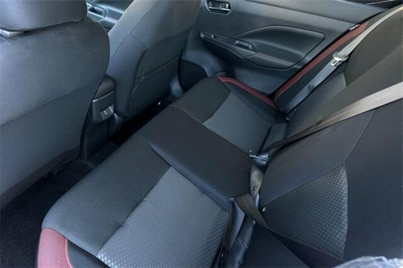 New 2025 Nissan Versa 1.6 SRImage 9