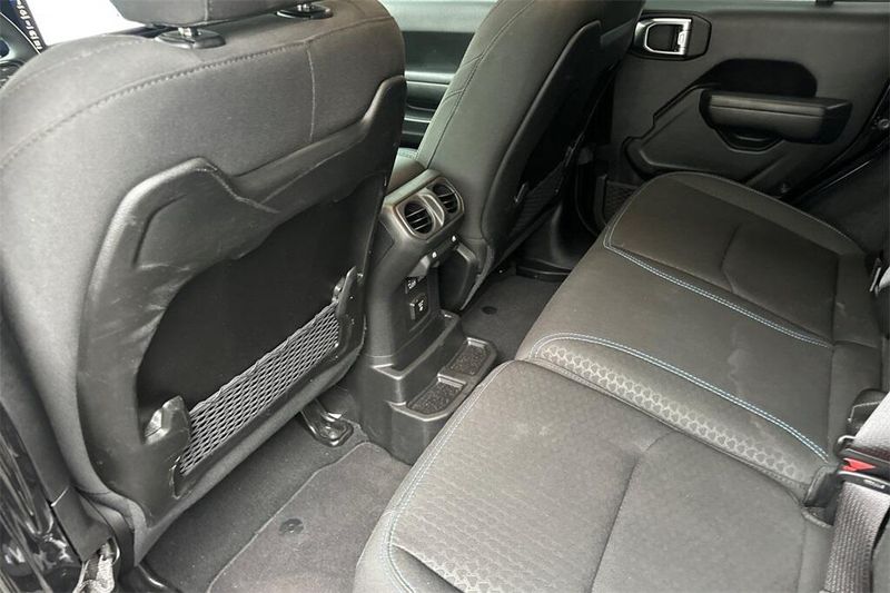 2024 Jeep Wrangler 4xe Rubicon photo 12