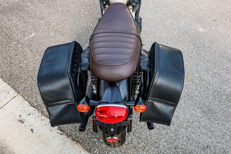 2022 Triumph BONNEVILLE T 120 BLACK EURO 5A BASE Image 10