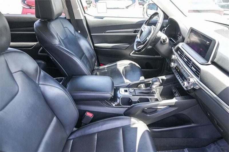 Used 2022 Kia Telluride LXImage 17