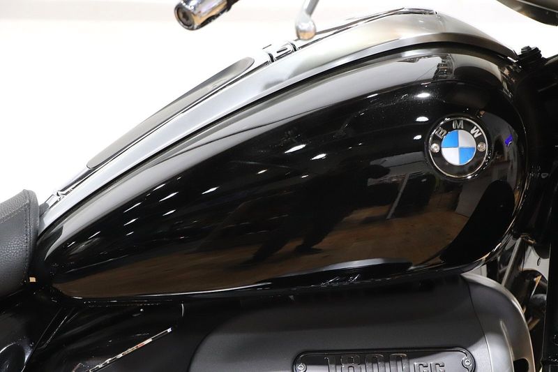 2022 BMW R 18 TRANSCONTINENTAL  in a BLACK STORM METALLIC exterior color. BMW Motorcycles of Temecula – Southern California 951-395-0675 bmwmotorcyclesoftemecula.com 