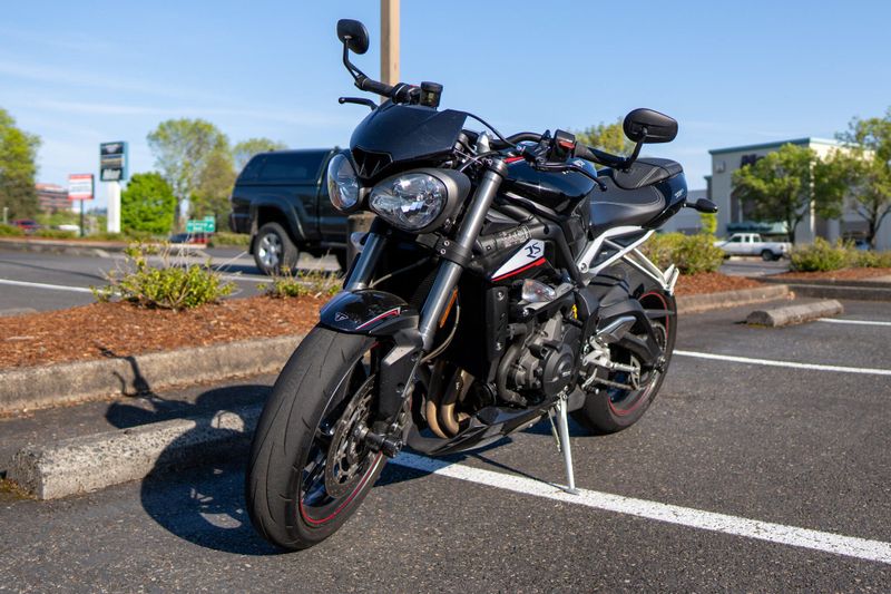2018 Triumph Street Triple RS 