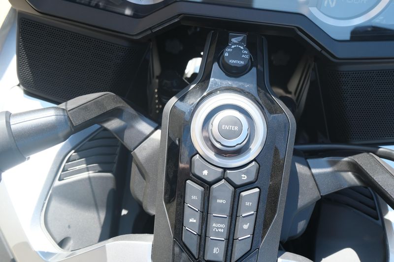 NEW 2025 HONDA GOLD WING TOUR DCT  in a LIGHT SILVER METALLIC exterior color. Family PowerSports (877) 886-1997 familypowersports.com 