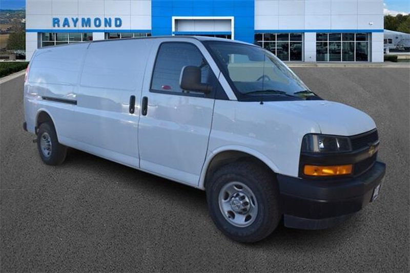 2023 Chevrolet Express 2500 Work VanImage 1