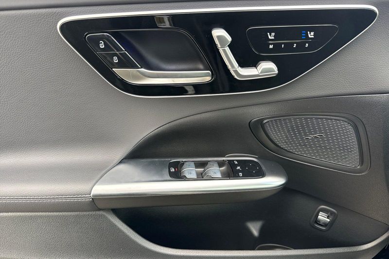 New 2026 Mercedes-Benz C-Class C 300Image 8