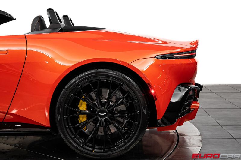 2022 Aston Martin Vantage Roadster *SPECIAL FACTORY PAINT * IMMACULATE CONDITION*Image 20