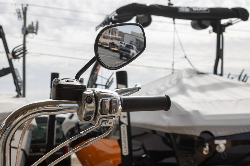 USED 2009 HARLEY DYNA SUPER GLIDE Image 19