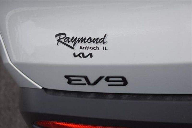 New 2026 Kia EV9 Light Long RangeImage 17