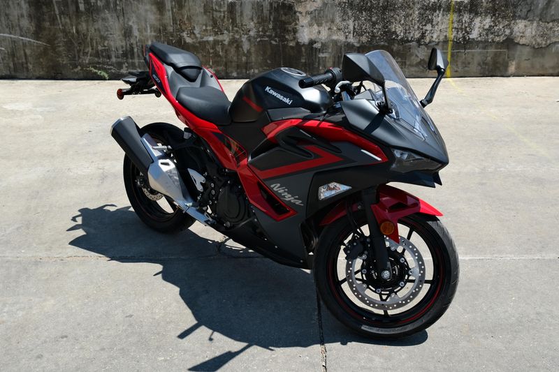 USED 2025 KAWASAKI NINJA 500 ABS Image 1