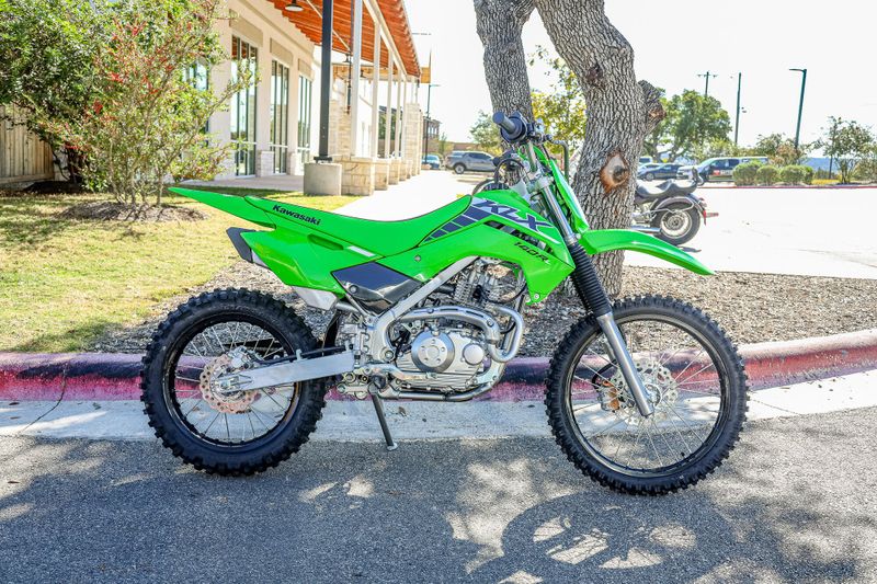 2025 Kawasaki KLX 140R L LIME GREEN Image 4