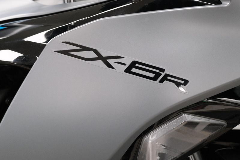 USED 2025 KAWASAKI NINJA ZX6R ABS Image 10