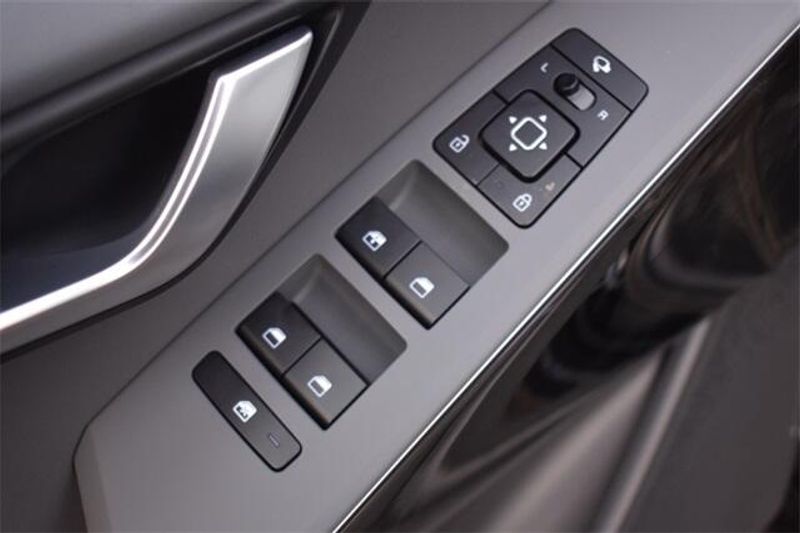 New 2025 Kia Niro EX TouringImage 20