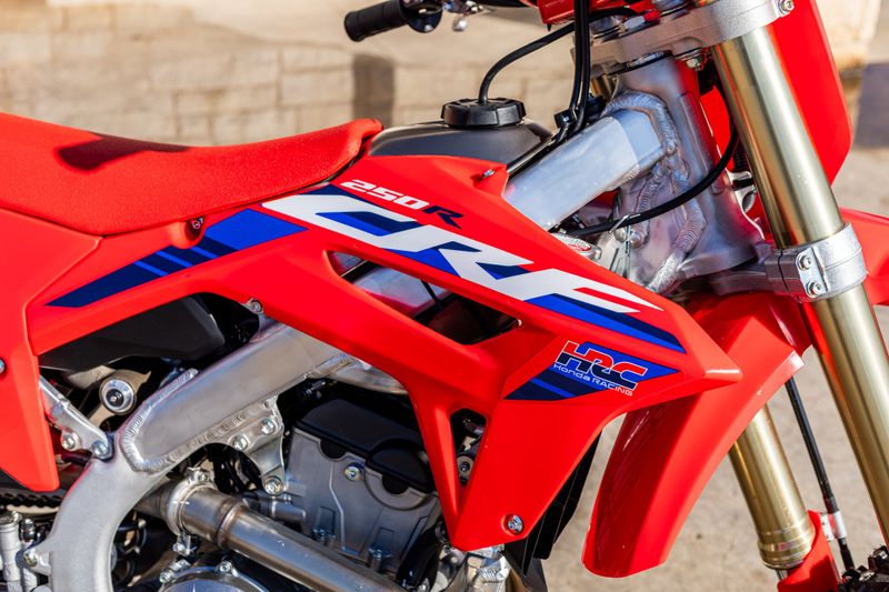 2025 Honda CRF250R REDImage 5