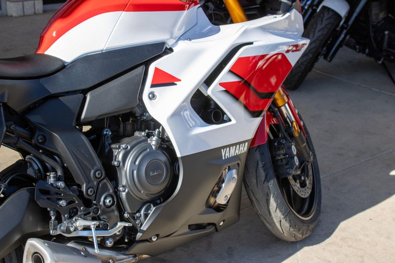 NEW 2026 YAMAHA YZF-R7 70TH ANNIVERSARY EDITION Image 7