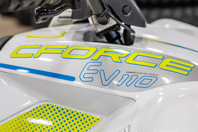 2024 CFMOTO CFORCE 110 EV PEARL WHITE AND LEMON GREEN Image 11