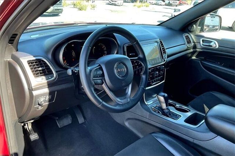 Used 2021 Jeep Grand Cherokee Laredo XImage 14