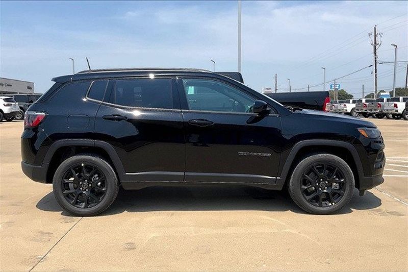 2025 Jeep Compass Latitude 4x4Image 16