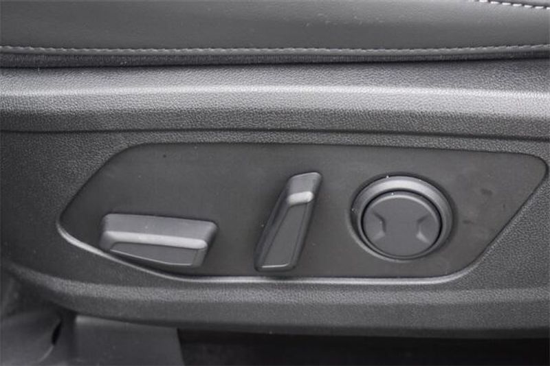 New 2025 Kia Sorento EXImage 24