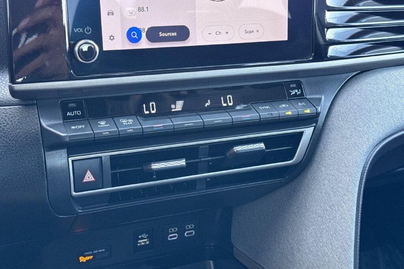 Used 2025 Toyota Camry LEImage 18