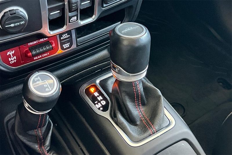 2021 Jeep Gladiator Rubicon photo 21