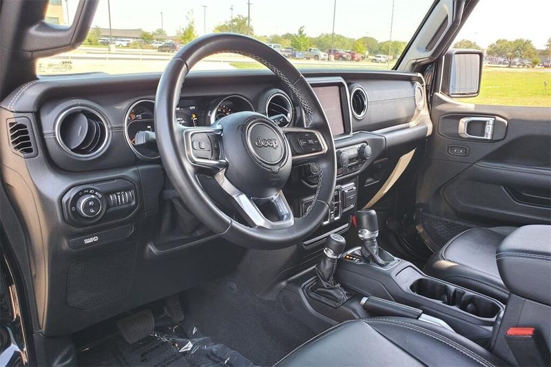 2022 Jeep Gladiator Overland photo 11