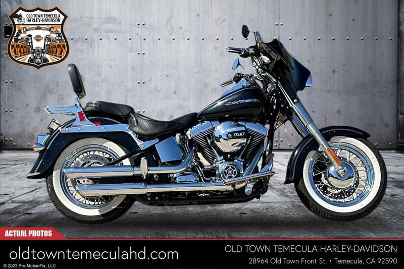 2016 Harley-Davidson Softail in a BLACK W/PINSTRIPE exterior color. BMW Motorcycles of Temecula – Southern California (951) 506-6903 bmwmotorcyclesoftemecula.com 